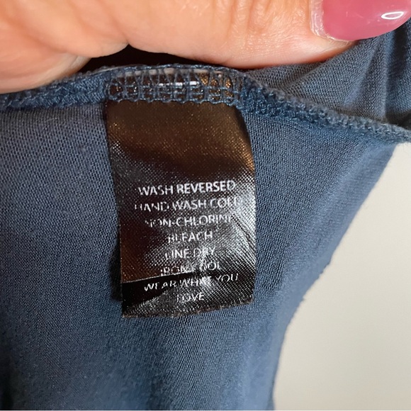 TORRID SUPER SOFT Lace Trim Cold Shoulder Top SZ/2 - Picture 9 of 10